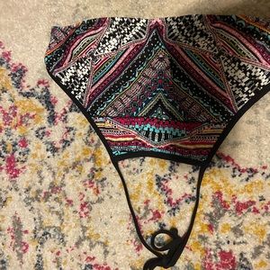 Medium patterned holter swim top